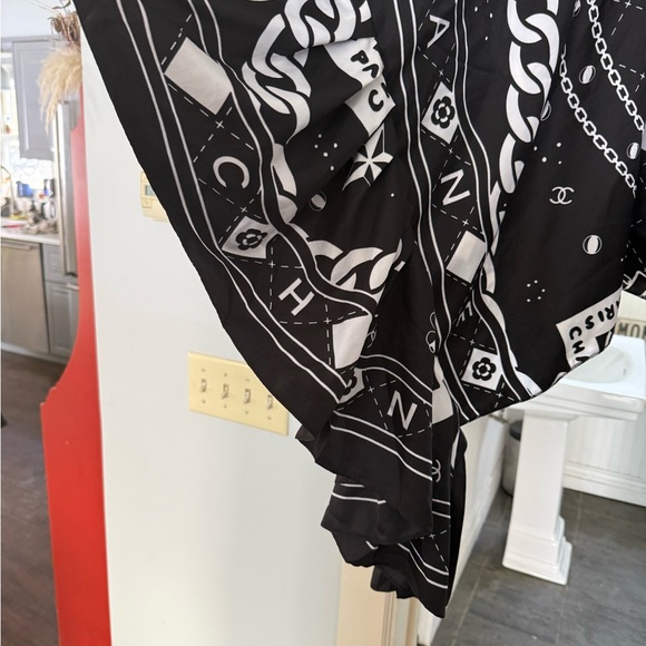 Black and White logo top - Picture 3 of 10